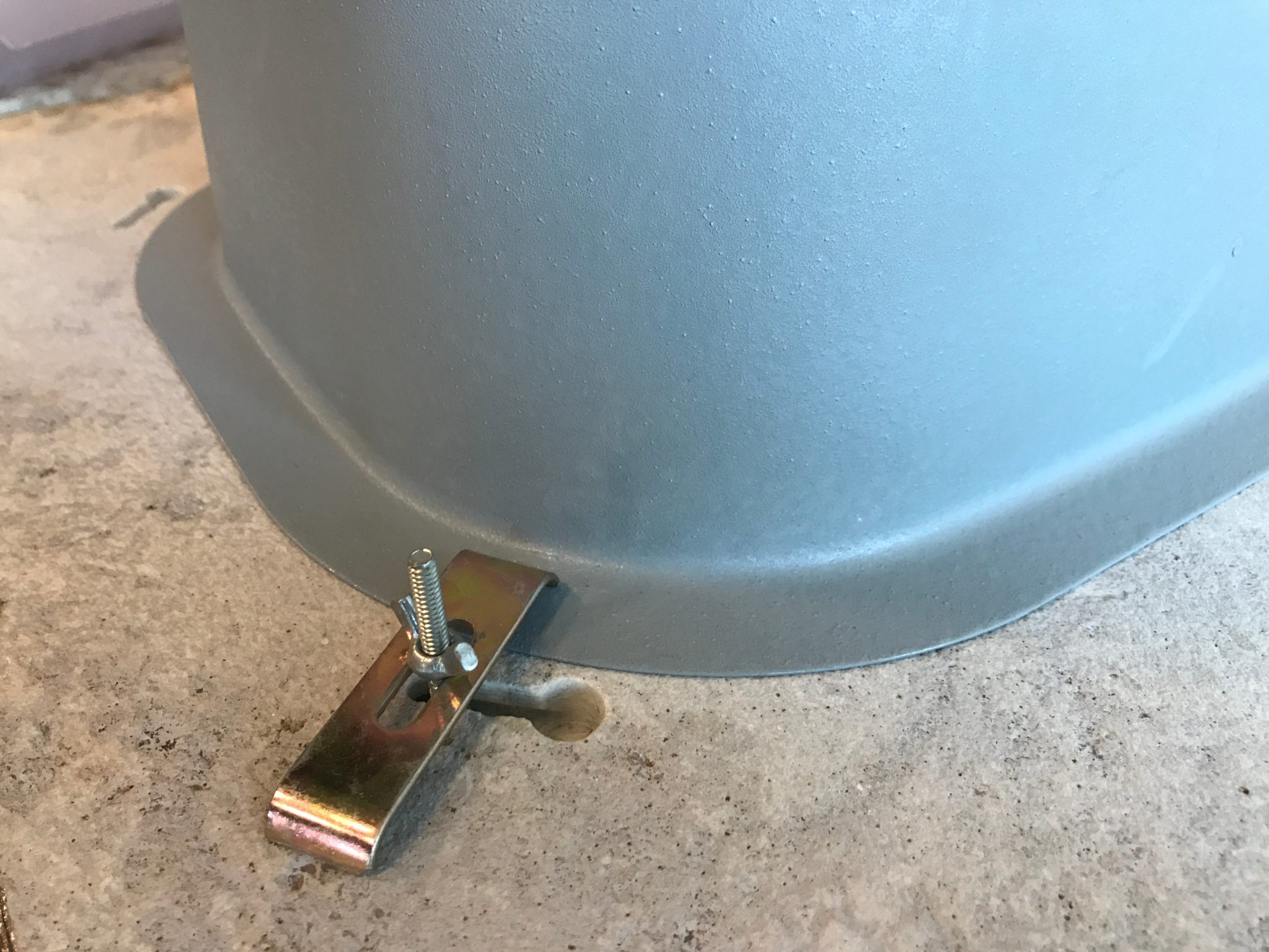 installing briggs drop-in bathroom sink mounting clips