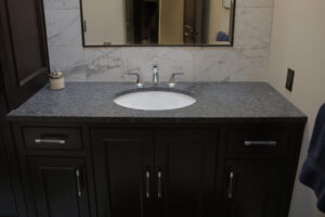 Modern bathroom vanity with a quartz countertop